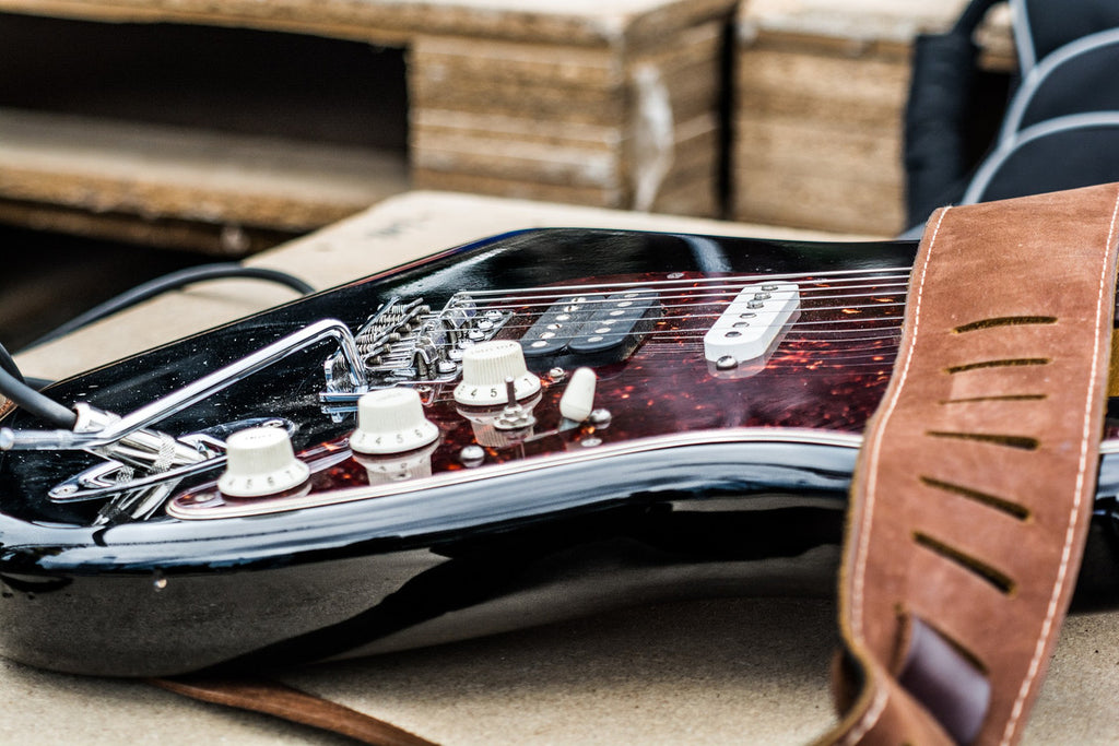 Golden State Pawn & Guitars